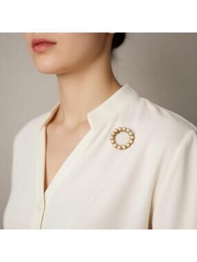 Vintage Gold Tone Faux Pearl Circle Wreath Brooch Pin 1” Diameter Signed